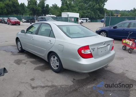 2002 Toyota Camry Le V6 from USA, damaged, VIN 4T1BF32K62U526339